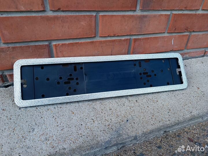 Автомобильная рамка для номера со стразами