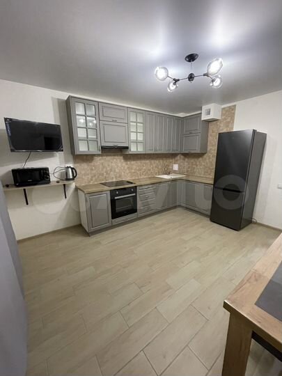 2-к. квартира, 56 м², 1/10 эт.