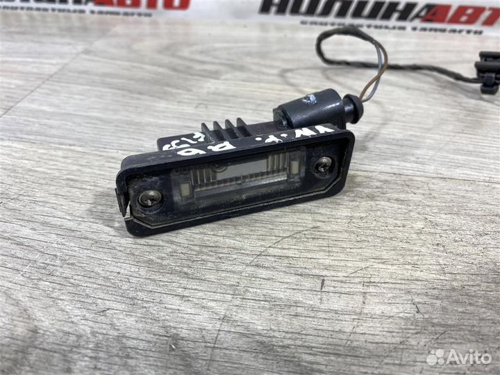 Фонарь подсветки номера VW Пассат Б6
