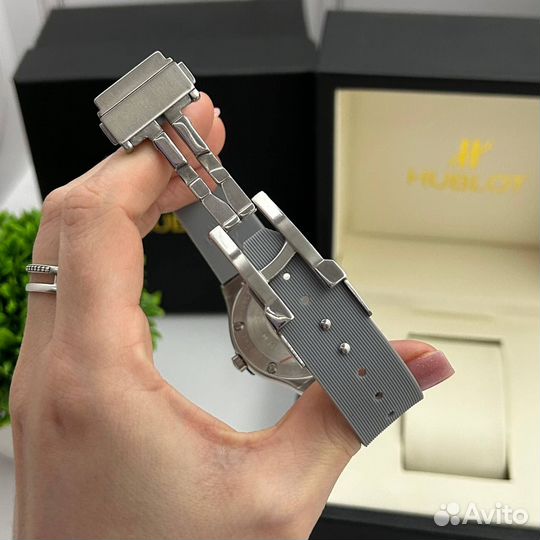 Женские часы Hublot