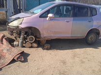 Honda Fit 1.3 CVT, 2002, битый, 250 000 км, с пробегом, цена 200 000 руб.