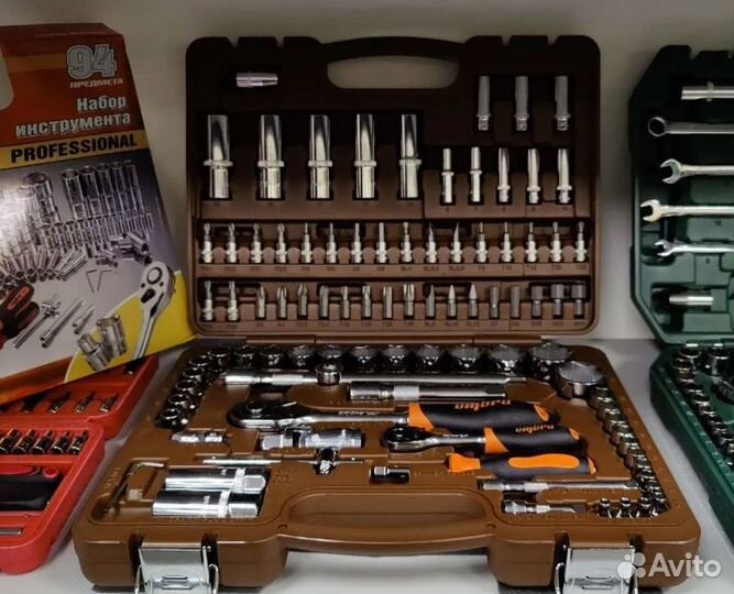 Набор инструментов и ключей Ombra 94