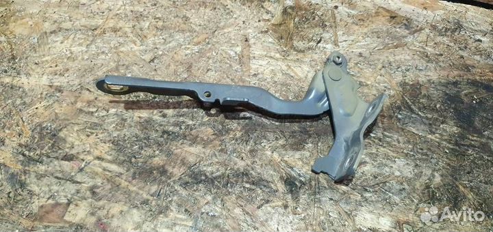 Петля капота левая Chevrolet Cruze 2009-2016