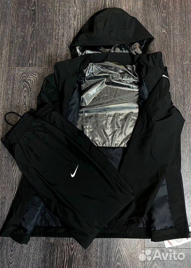 Костюм Nike куртка и штаны новые
