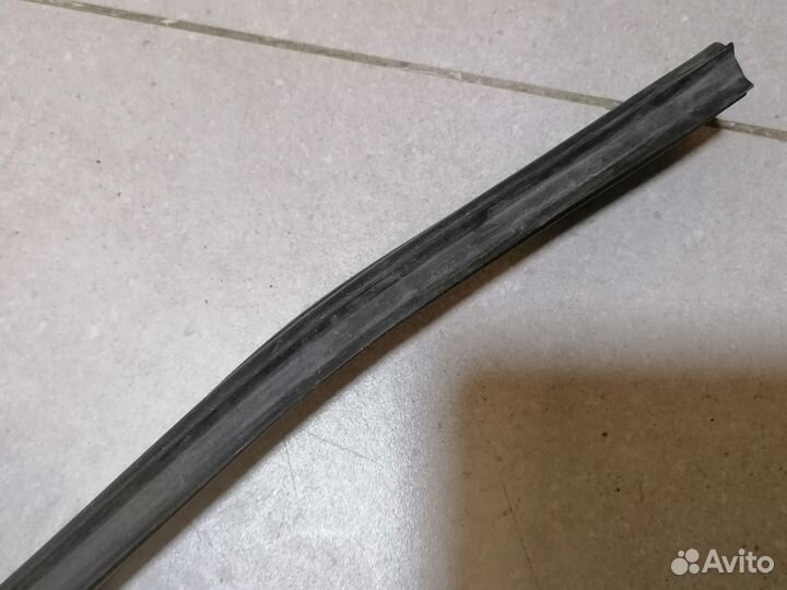 Уплотнитель капота Chery Amulet A15