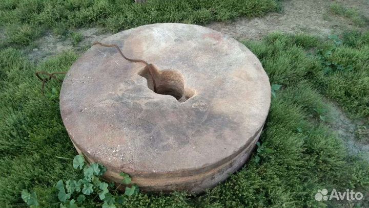 Продам жернов серый гранит диаметр 115.толщина 40
