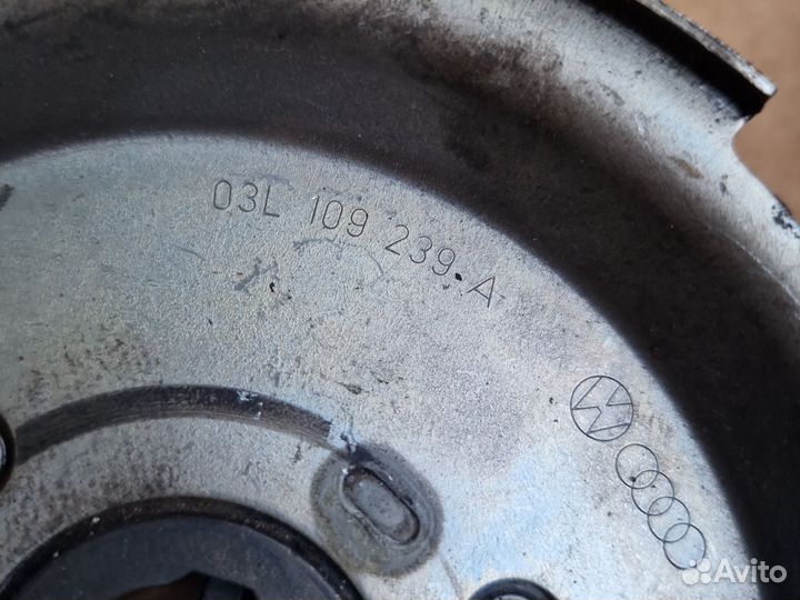 Шестерня распредвала 03L 109 111 Volkswagen Passat