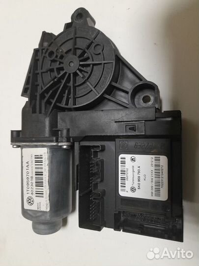 Мотор стеклоподъемника передний левый Octavia A5