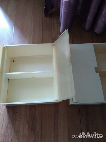 Полочки пластиковые