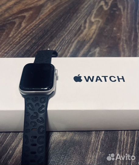 Часы apple watch se 40 mm