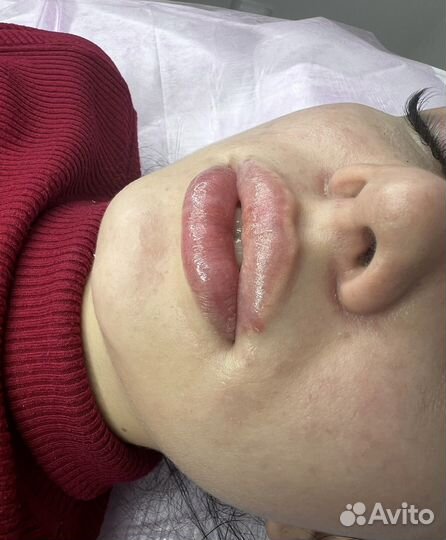 Модель перманентный макияж бровей губ межреснички