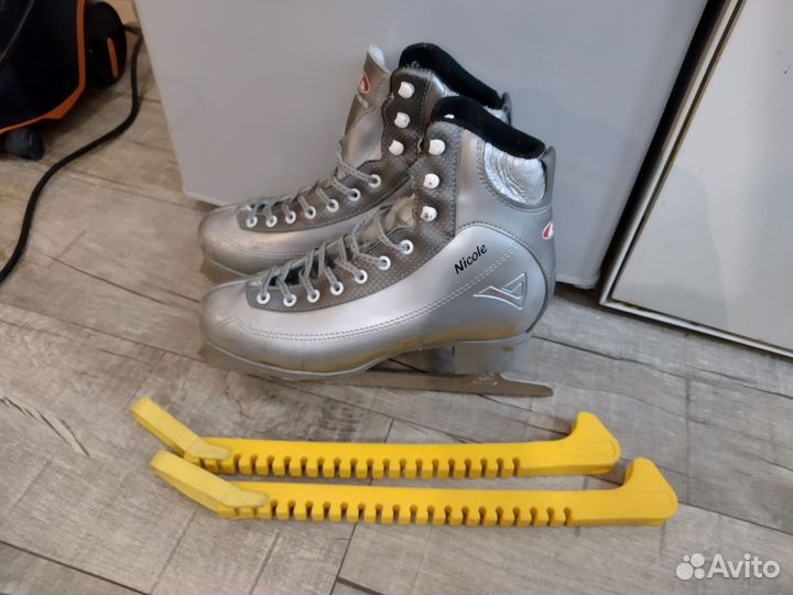 Коньки женские 40 размер Nikole серебро бу