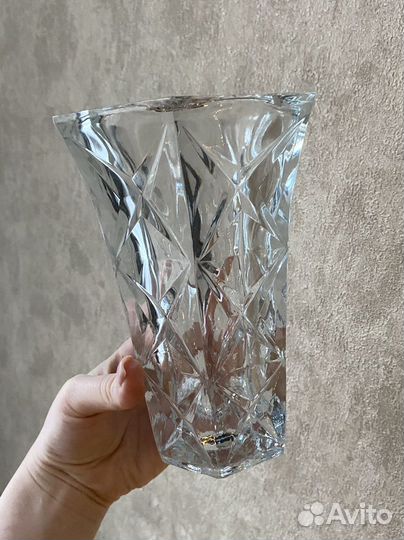 Хрустальная ваза