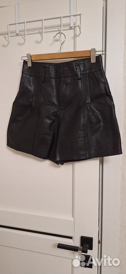 Кожаные шорты