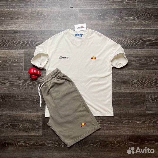 Костюм шорты и футболка Ellesse