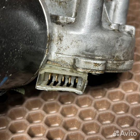 Моторчик стеклоочистителя передний Volkswagen