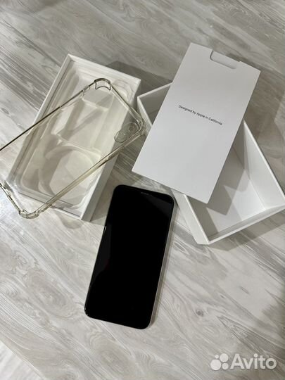 Телефон iPhone X 64 Гб