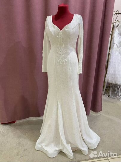 Свадебное платье новое 44 46