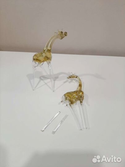 Стеклянная статуэтка жирафа