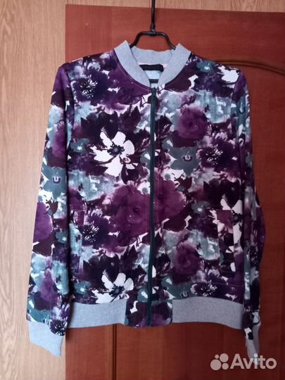 Бомбер, лонгслив женский 48 размер
