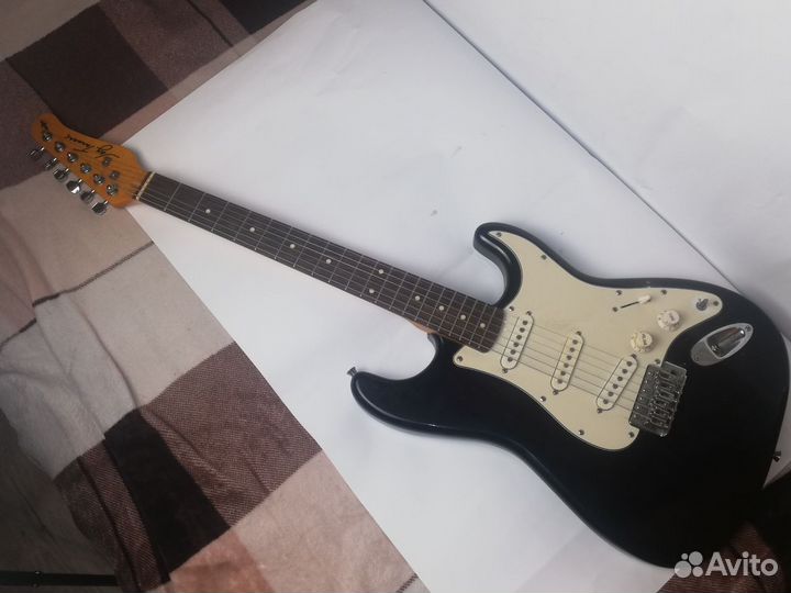 Электрогитара Jay Turser + комбоусилитель