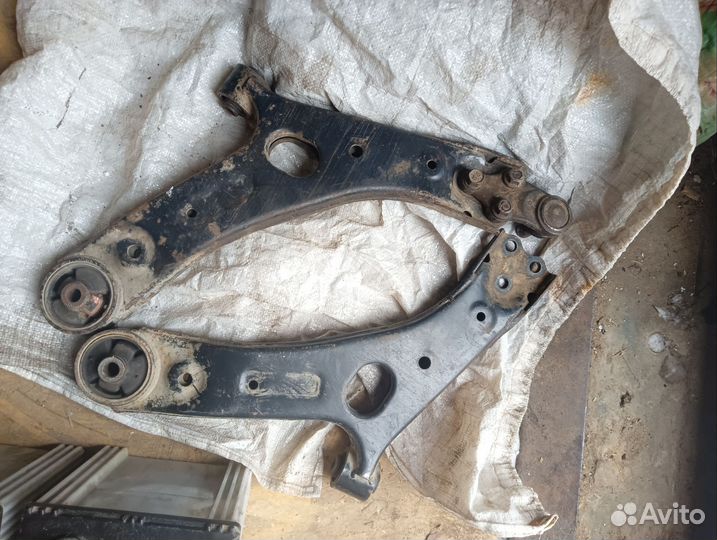 Рычаг передней подвески киа