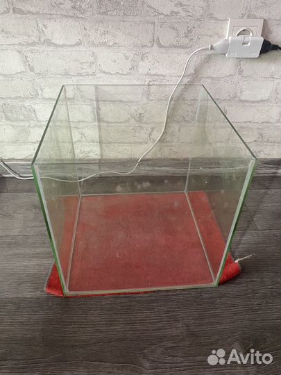 Аквариум 30 л, фильтр и лавовая крошка