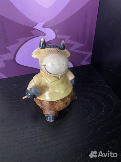 Керамическая фигурка Коровка с лопаткой