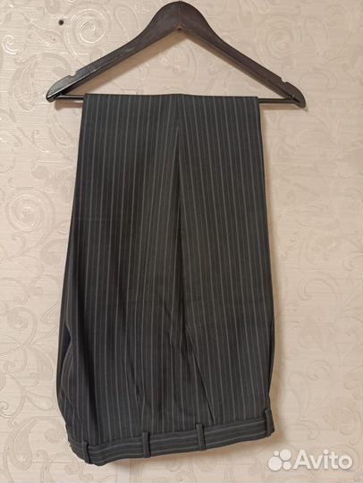 Мужской костюм классический приталенный