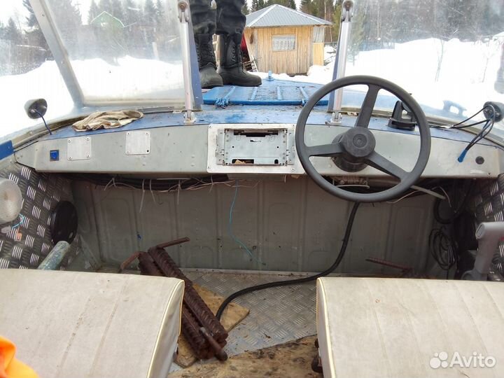 Лодка с мотором