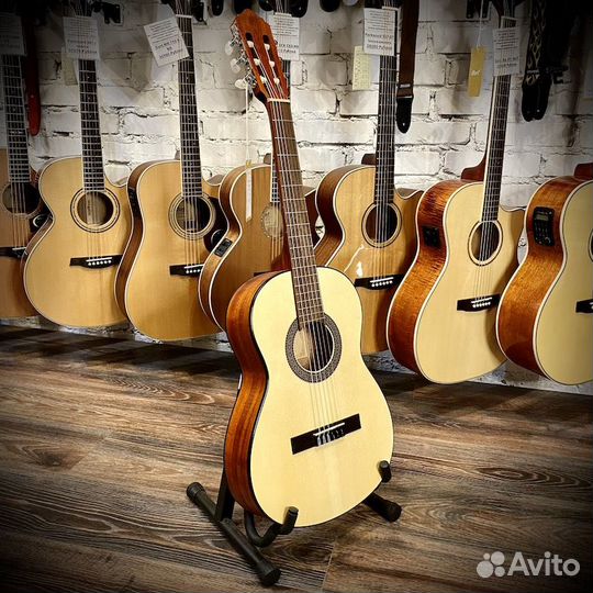 Классическая гитара 3/4 Cort AC70-OP с чехлом