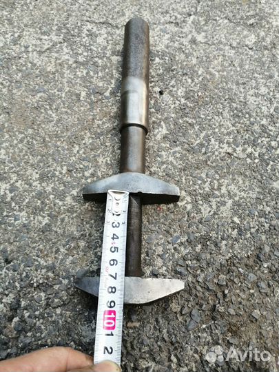 Старинный разводной ключ