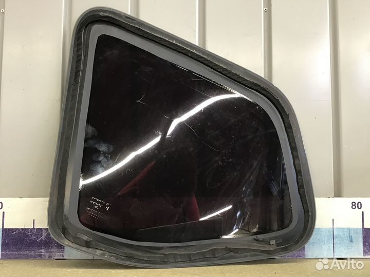 Стекло кузовное глухое правое Renault Duster I 201