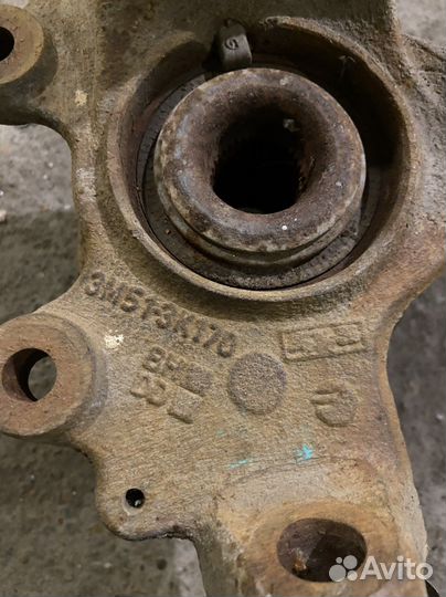 Правый поворотный кулак Ford Focus 2 C-Max