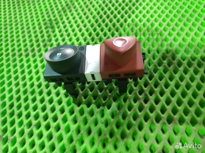 Кнопка аварийки renault megane 2