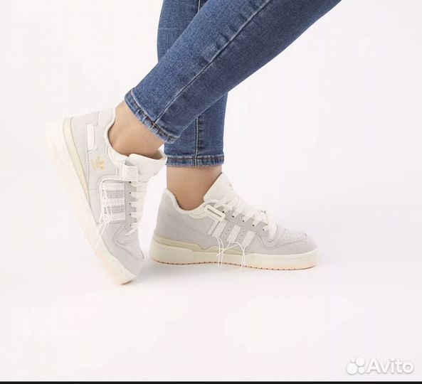 Кроссовки адидас