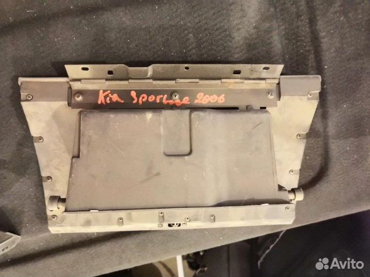 Бардачок Kia Sportage 2006