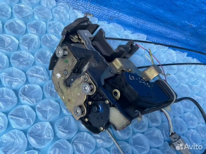 Замок двери передний левый Toyota Tundra XK30 3.4L