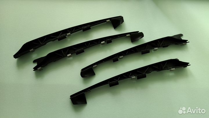 Кронштейн уплотнителя двери Ауди А5 (8T)