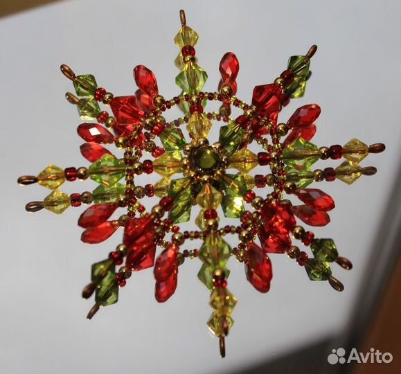 Снежинки из бисера и бусин