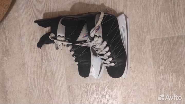 Коньки хоккейные 40 размер