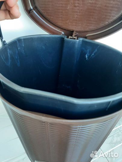 Мусорное ведро контейнер с педалью 11 литров
