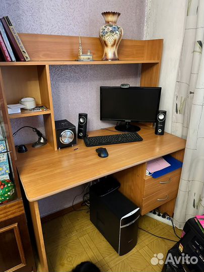 Офисная мебель стол