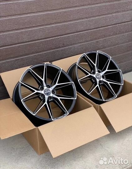 Диски литые V-FS49 R18 5x114.3 Black Machined