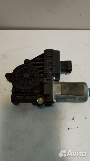 Моторчик стеклоподъемников Opel Astra H