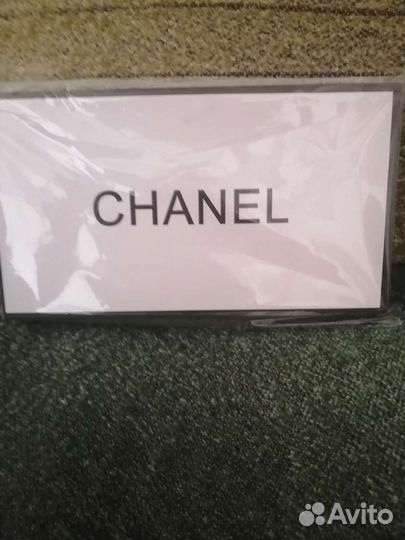 Парфюмерный и косметический набор