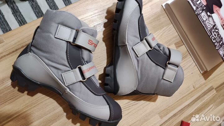 Лыжные ботинки