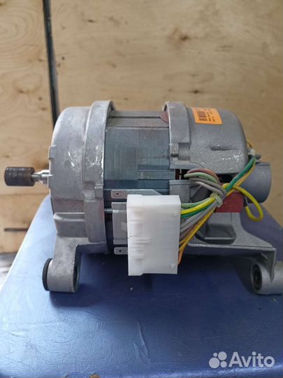 Двигататель стиральной машины