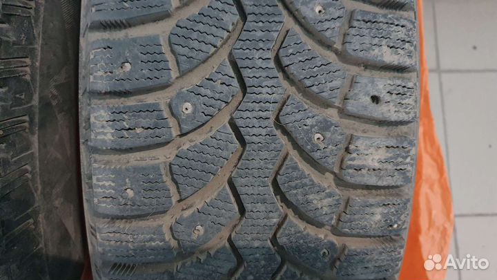 Bridgestone Blizzak Spike-01 195/65 R15 91T