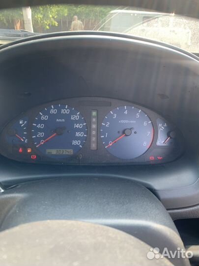 Nissan Cube 1.3 AT, 2000, 300 000 км